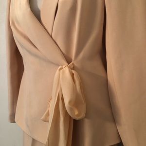 Bloomingdales Peach Silk Suit Set sz 4P/6P